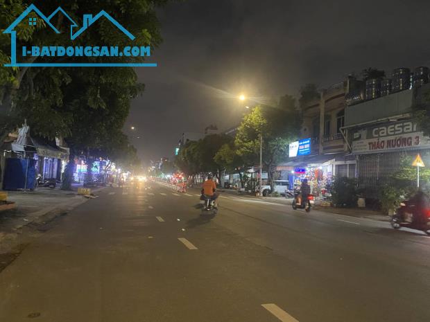 Bán Gấp Nhà Mặt Tiền Nguyễn Sơn – Mới Cứng, Full Nội Thất, Gần Chợ, Nhiều Tiện Nghi!