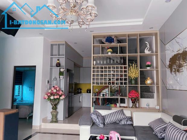 BÁN BIỆT THỰ TỔ 7 LÊ HỒNG PHONG , PHỦ LÝ, HÀ NAM , DT 85M MT 7.5M 3TẦNG GIÁ CHỈ 3.3 TỶ - 2
