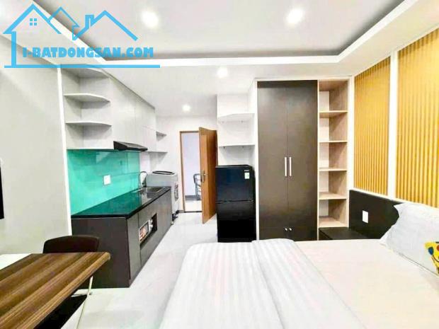 TÒA CHDV 5 TẦNG-6Mx23M-20 PHÒNG ĐẦY ĐỦ NỘI THẤT-THANG MÁY-NGAY CV LÀNG HOA NGUYỄN VĂN KHỐI