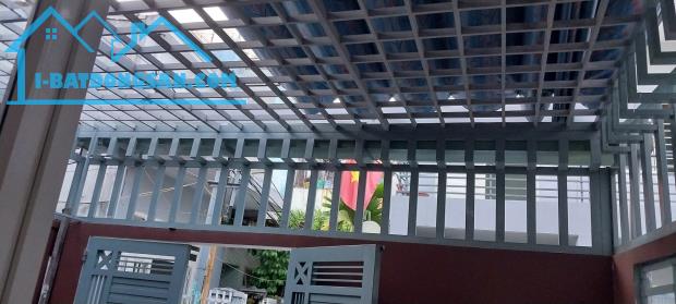 # Nhà Kiệt gần Thái Thị Bôi, 67m2 sân công cộng 20m2 rộng thoáng, lửng đúc cứng, sạch đẹp - 2