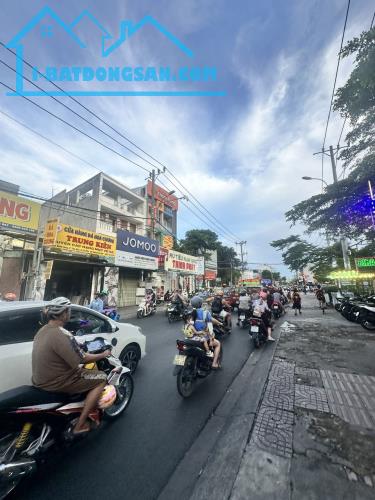 Bán nhà MTKD Bình Long (gần Tân Hương ) - DT: 14x50m (700m2 ) - Cấp 4 - Giá: 65 tỷ TL - 2