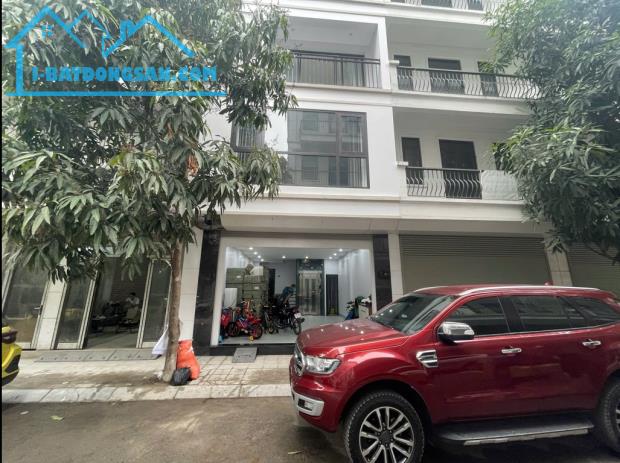 Liền Kề Hải Ngân-7 tầng thang máy-vỉa hè. Giá tốt