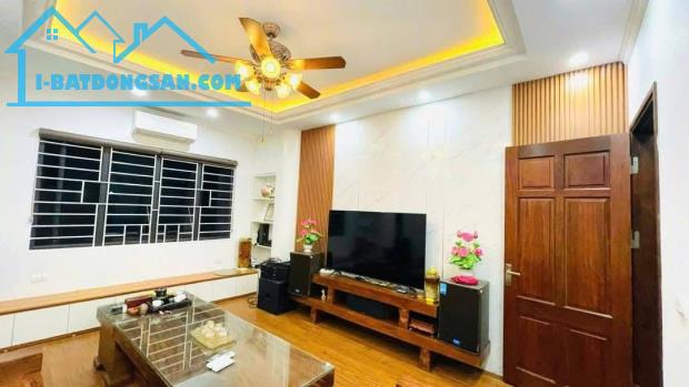 Bán nhà chính chủ ngõ 72 Tôn Thất Tùng