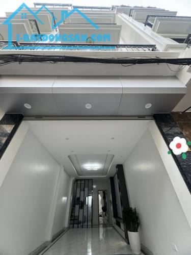 🏡 Bán nhà 4 tầng, Ngọc Lâm, Long Biên, 44m2, Thang máy, Sát phố, gần trường, 9 tỷ 65