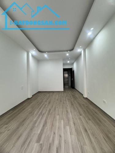 🏡 Bán nhà 4 tầng, Ngọc Lâm, Long Biên, 44m2, Thang máy, Sát phố, gần trường, 9 tỷ 65 - 4