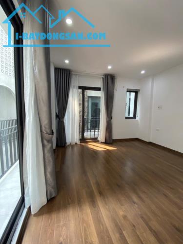 Bán nhà Ngọc Thụy, 30m2, ô tô lùi cổng 3.5m, nội thất cơ bản, giá đầu tư 6.98 tỷ - 2