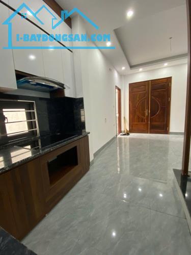 Bán nhà Ngọc Thụy, 30m2, ô tô lùi cổng 3.5m, nội thất cơ bản, giá đầu tư 6.98 tỷ - 3