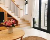 ► Nhà kiệt rộng Chế Lan Viên, gần Bãi Tắm Mỹ Khê, 60m2, 2 tầng cực đẹp, cho Tây thuê