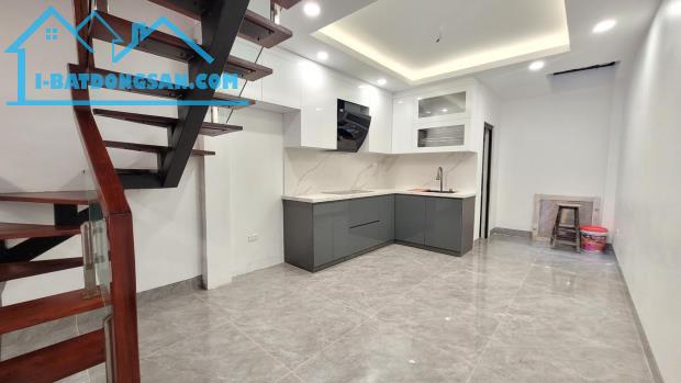 Chính chủ cần tiền bán gấp nhà mới phố Đàm Quang Trung,dt 45m2, 20m ra phố,full nội thất - 2