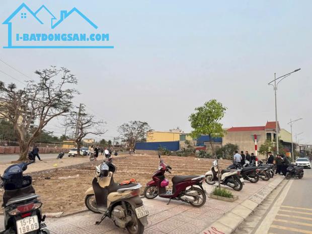 Bán lô đất 81m 2 mặt tiền chung cư Lương Quán, Nam Sơn giá 2,xx tỷ Lh 0979087664 - 4