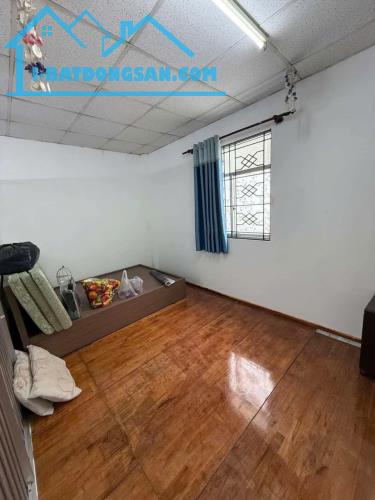 Nhà Lê Trọng Tấn vào hẻm ô tô, gần C/c Sơn Kỳ, 3.9 tỷ - 5