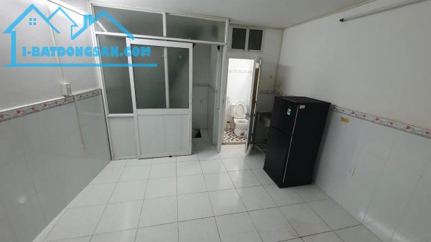 Bán Nhà Riêng tại Nguyễn Văn Luông, Phường 11, Quận 6, TP.HCM, giá siêu hời 1,95 tỷ, 20m2