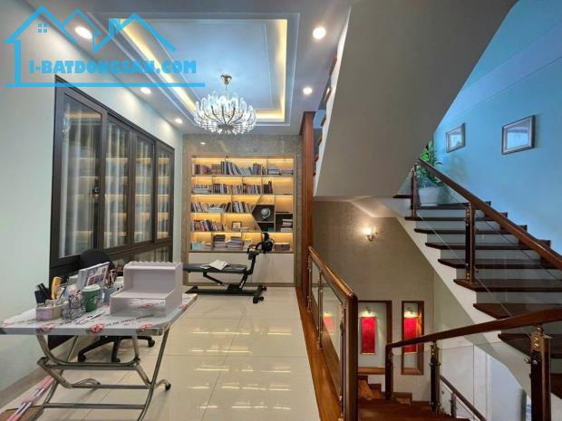 Bán nhà 1 trệt 2 lầu KDC cổng 2 sân Bay Biên Hòa, Quang Vinh, 145m2, giá 10 tỷ 800. - 1