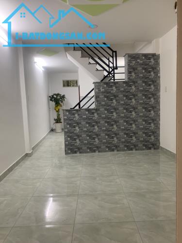 454) XE HƠI ĐẬU SÁT NHÀ. GIÁ  3,3ty TL. - Nhà mới vào ở ngay,  - Diện tích 30m2. - 2pn, 2w - 1