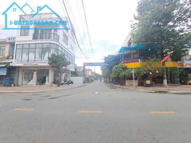 BÁN NHÀ 2 TẦNG - 60M2 - PHƯỜNG TÂN ĐÔNG HIỆP - ĐƯỜNG ĐÔNG TÁC - TP DĨ AN - GIÁ 3.6 TỶ.