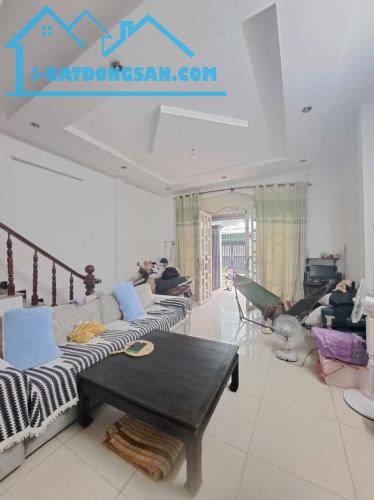 BÁN NHÀ 2 TẦNG - 60M2 - PHƯỜNG TÂN ĐÔNG HIỆP - ĐƯỜNG ĐÔNG TÁC - TP DĨ AN - GIÁ 3.6 TỶ.