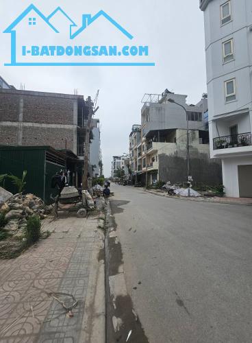 💜💜TĐC NGỌC THỤY 62.3M2 CHÀO 17.8 TỶ - 2 THOÁNG - PHÂN LÔ VỈA HÈ - VIEW 3 QUẢ ĐỒI - HÀNG - 2
