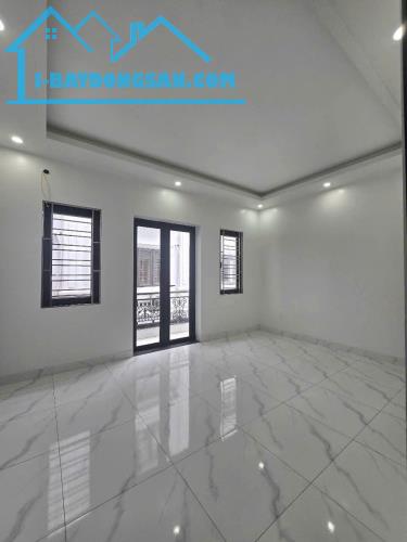 🏡 SIÊU PHẨM NHÀ 3 TẦNG ĐỘC LẬP – GIÁ TỐT CHỈ 2 TỶ 400 TRIỆU – NGAY KHU ĐẤU GIÁ KHA LÂM 3 - 4