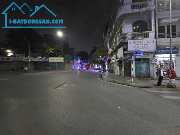 Mặt Phố Nguyễn Khuyến,Đống Đa-186M x2T-MT Đẹp-KD-Xây Building-Sầm Uất-Trung Tâm-chỉ 61 tỷ