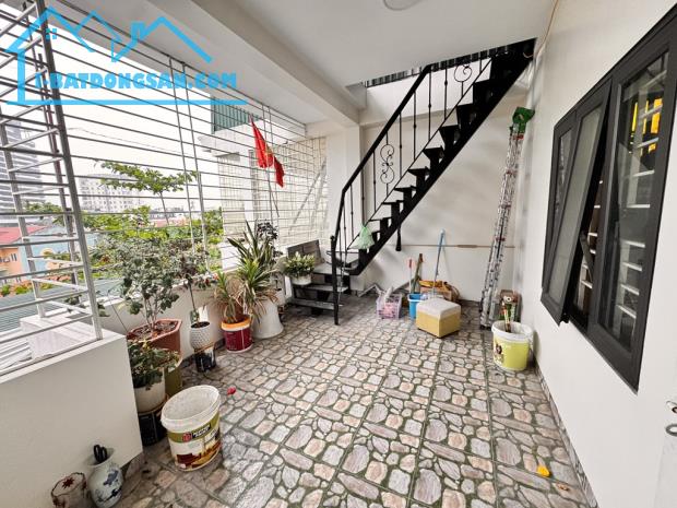 Bán nhà Khu Lộc Xuân Đỉnh, ngay chợ ,Ô Tô đỗ cửa, 51m2 6 tầng, nhà đẹp ở ngay 8,x tỷ - 2