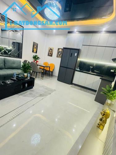 35m2 x 5 tầng Đội Cấn - Cách ô tô dừng đỗ 80M - Ngõ to, thông. - 2