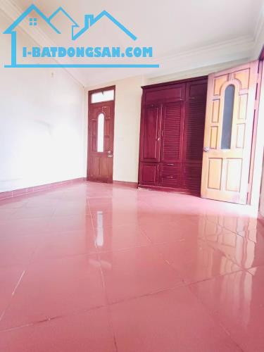 Bán nhà Tam Trinh  - Q. Hoàng Mai - dt 32M * 4T giá 4.5 tỷ sổ đỏ chính chủ