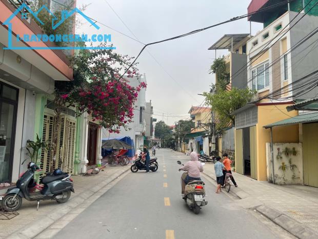 🏚️🏘️ BÁN ĐẤT XÓM 4 LIÊM CHUNG NGAY SÁT ĐƯỜNG NGUYỄN LAM MẶT 4.2M DT  64M GIÁ 2.9 TỶ - 2