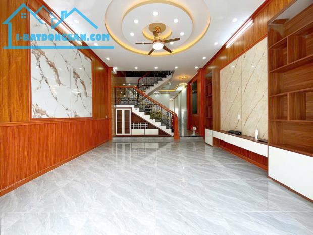 Nhà đẹp hẻm xe tải. Cách trường học 200m. Sổ Hồng riêng, bao chi phí - 1