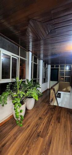 Bán nhà tập thể, 180m2, Hoàng Quốc Việt-Phạm Văn Đồng, cầu thang riêng, ô tô riêng, 5,6 tỷ - 2