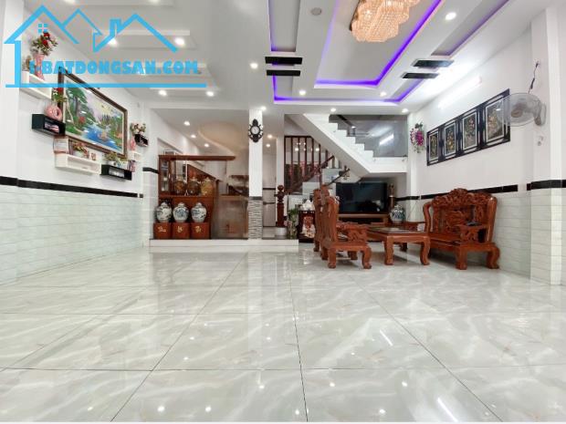 TÂN BÌNH - HẺM 6M Ô TÔ GẦN MT TRƯỜNG CHINH - DT:75M2 [ 5,5 X 15M ] 3 TẦNG - CHỈ 10 TỶ - 4