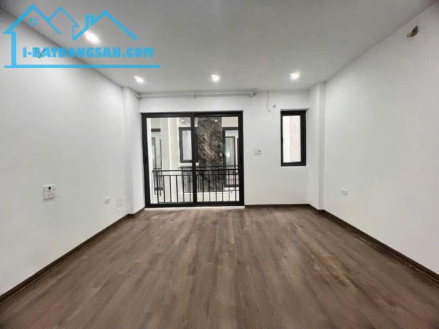 NHÀ MỚI NGỌC THỤY 30M2 - Ô TÔ LÙI CỔNG 3.5m - NỘI THẤT CƠ BẢN - GIÁ TỐT 6.98 TỶ - 1