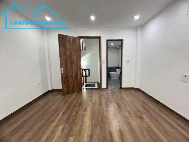 NHÀ MỚI NGỌC THỤY 30M2 - Ô TÔ LÙI CỔNG 3.5m - NỘI THẤT CƠ BẢN - GIÁ TỐT 6.98 TỶ - 3