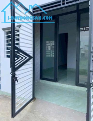 Nhà cấp 4, giá rẻ. Đường xe hơi, sổ hồng riêng cho người gia đình muốn an cư - 1