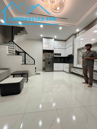 Bán nhà phố Xã Đàn_Nhà Mới Tinh_Ngõ Nông Gần Phố_36mx5T_Giá: 8.6 Tỷ_Lh: 0396935190. - 1