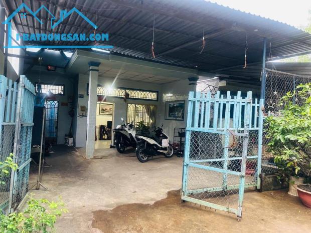 Chú 7 Cần Tiền Bán Nhà 174m2 Thổ Cư, Ngay BV Xuyên Á, Củ Chi giá 600 Triệu, Có SHR