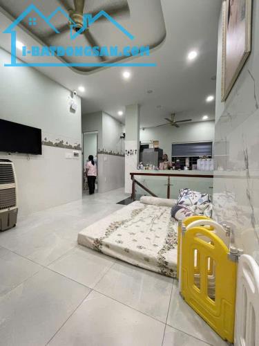 CHÍNH CHỦ GỬI- NHÀ ĐẸP 2 TẦNG-NGANG KHỦNG-9x10m-HẺM XE HƠI LÊ VĂN QUỚI BÌNH TÂN NHỈNH 6 TỶ - 4