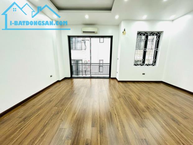 [KINH DOANH] Bán nhà Nguyễn Văn Cừ - Long Biên - Gara ÔTô - Thang Máy - 56m2 - Giá 13 tỷ 5 - 3