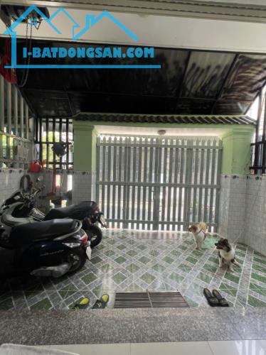 Bán nhà 80m2, 3PN, 3WC, Q.9, 6.8 tỷ, sổ hồng