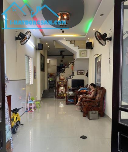 ♥ Nhà Kiệt rộng Hoàng Diệu, kẹp kiệt thoáng, 55m2, 3 mê đúc, sân rộng, 3.65 tỷ