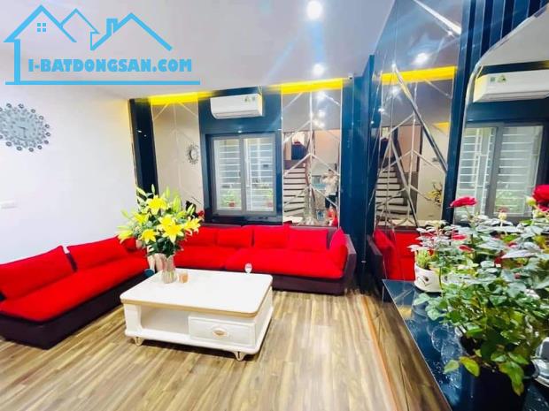 SIÊU PHẨM PHÂN LÔ NGUYỄN CHÍ THANH, ĐỐNG ĐA 40M – 6 TẦNG – MT 4.1M – 18 TỶ - KINH DOANH - 1