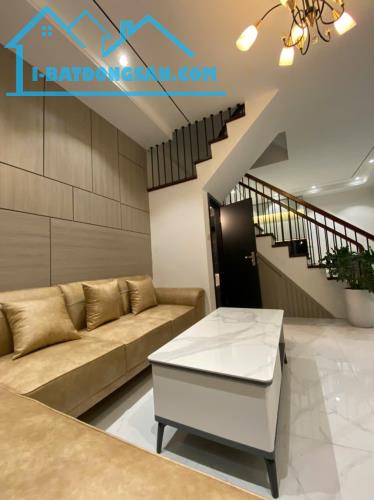 BÁN NHÀ PHỐ TRUNG KÍNH - NHÀ ĐẸP, Ở NGAY - DT 40M - GIÁ 8 TỶ
