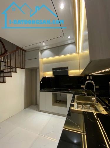 BÁN NHÀ PHỐ TRUNG KÍNH - NHÀ ĐẸP, Ở NGAY - DT 40M - GIÁ 8 TỶ - 2