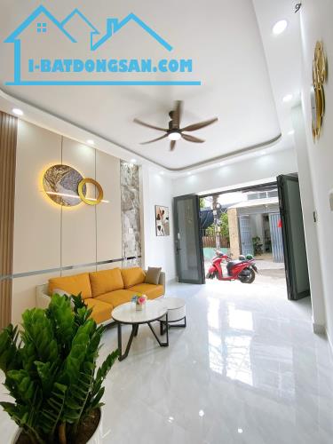 NHÀ MỚI Ở NGAY 3 TẦNG 51M2 - NGAY NGÃ 4 LUỸ BÁN BÍCH, HOÀ BÌNH - HẺM SẠCH SẼ, AN NINH
