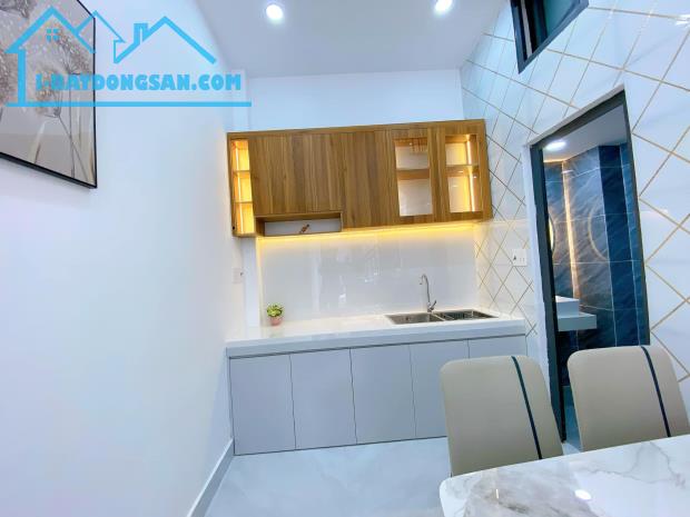 NHÀ MỚI Ở NGAY 3 TẦNG 51M2 - NGAY NGÃ 4 LUỸ BÁN BÍCH, HOÀ BÌNH - HẺM SẠCH SẼ, AN NINH - 1