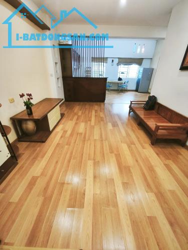 Cho thuê căn hộ 1511 toà A,  CC 671 Hoàng Hoa Thám, q. Ba Đình 91m2 2PN full đồ view hồ - 1
