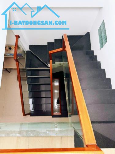 Chính chủ Bán nhà 3 tầng. Đường Cao Xuân Dục, quận Hải Châu. Đà Nẵng. LH 0905 277 522 - 2