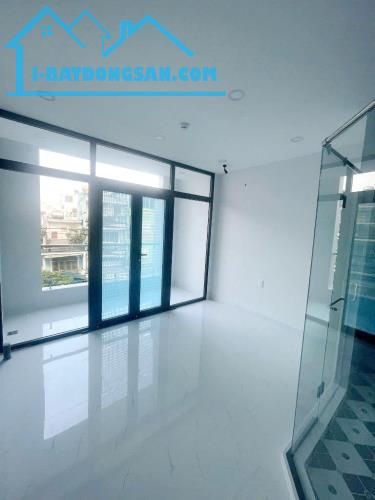 Nhà mới sang trọng làm Hotel Mặt tiền Âu Dương Lân P3Q8 - 1