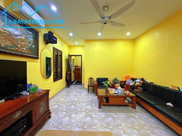 KIM MÃ - NHÀ ĐẸP - LÔ GÓC 2 THOÁNG - GẦN PHỐ - KINH DOANH ĐA NGÀNH - GẦN 50M² GẦN 10 TỈ - 2
