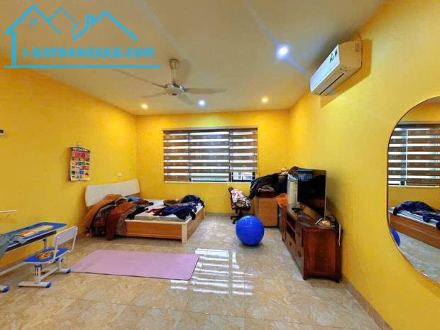 KIM MÃ - NHÀ ĐẸP - LÔ GÓC 2 THOÁNG - GẦN PHỐ - KINH DOANH ĐA NGÀNH - GẦN 50M² GẦN 10 TỈ - 3