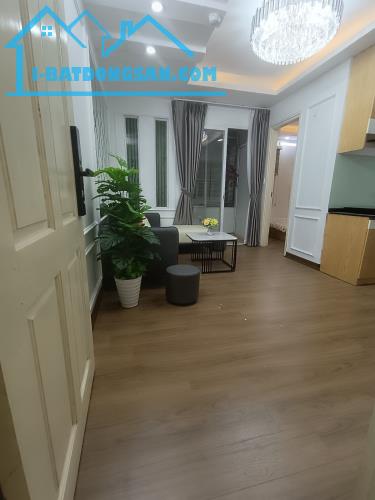 Bán căn hộ chung cư phố Quan Nhân, Thanh Xuân, 52m2, nhà đẹp full nội thất, ô tô đỗ cửa